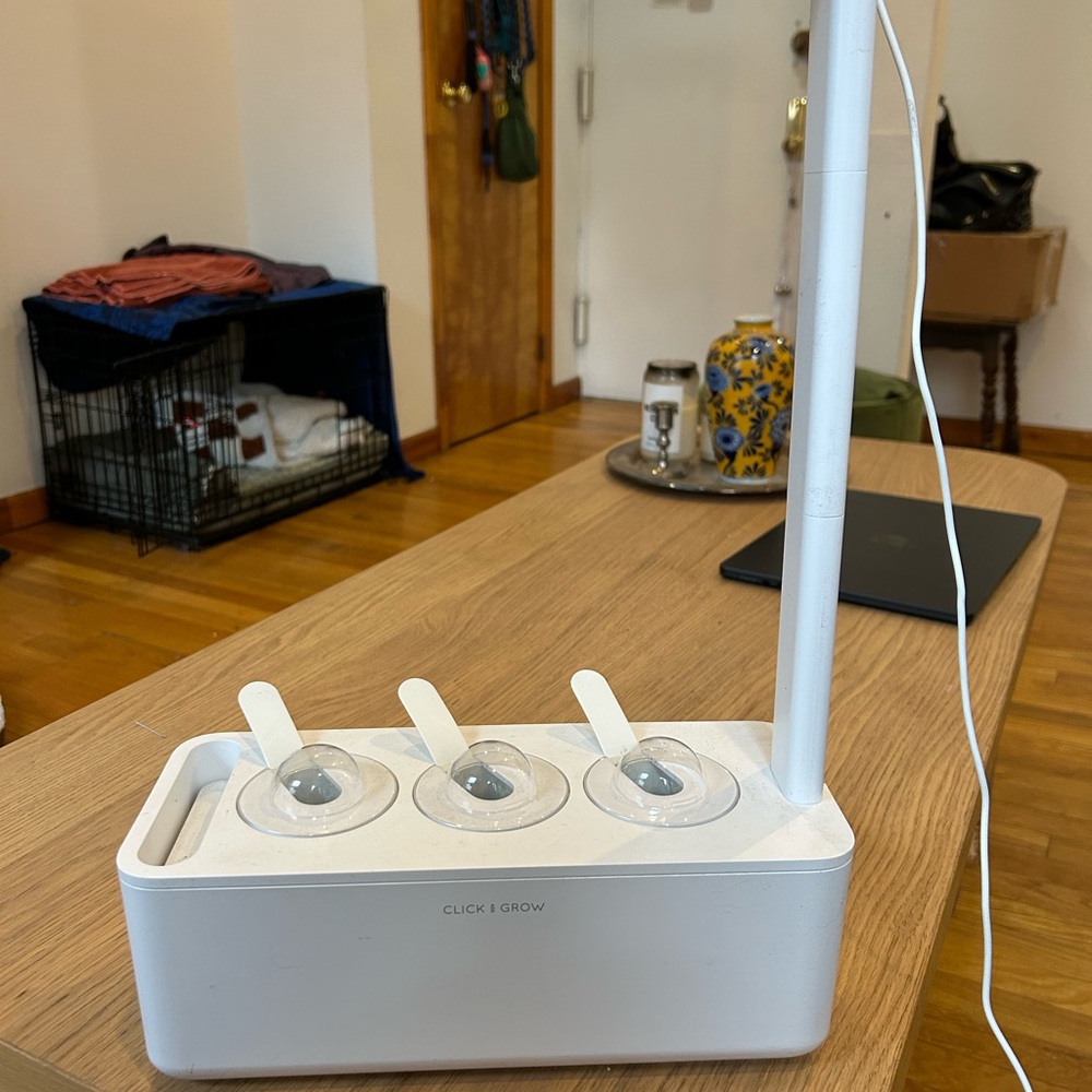 Click & Grow Smart Garden
